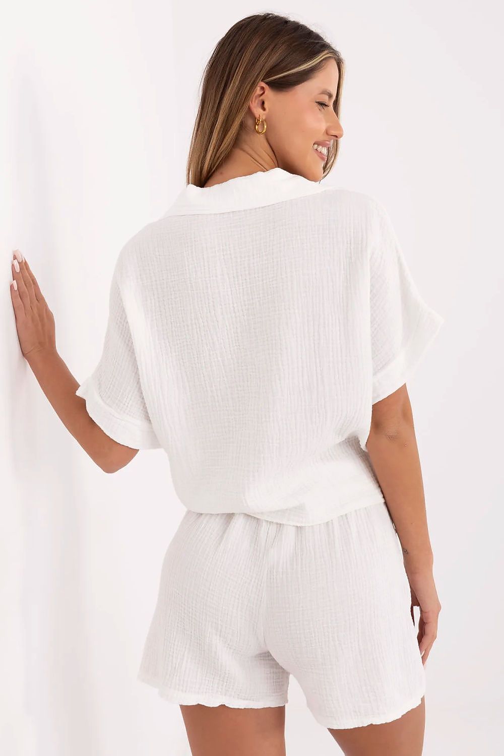  Pantaloncini model 215932 Italy Moda 